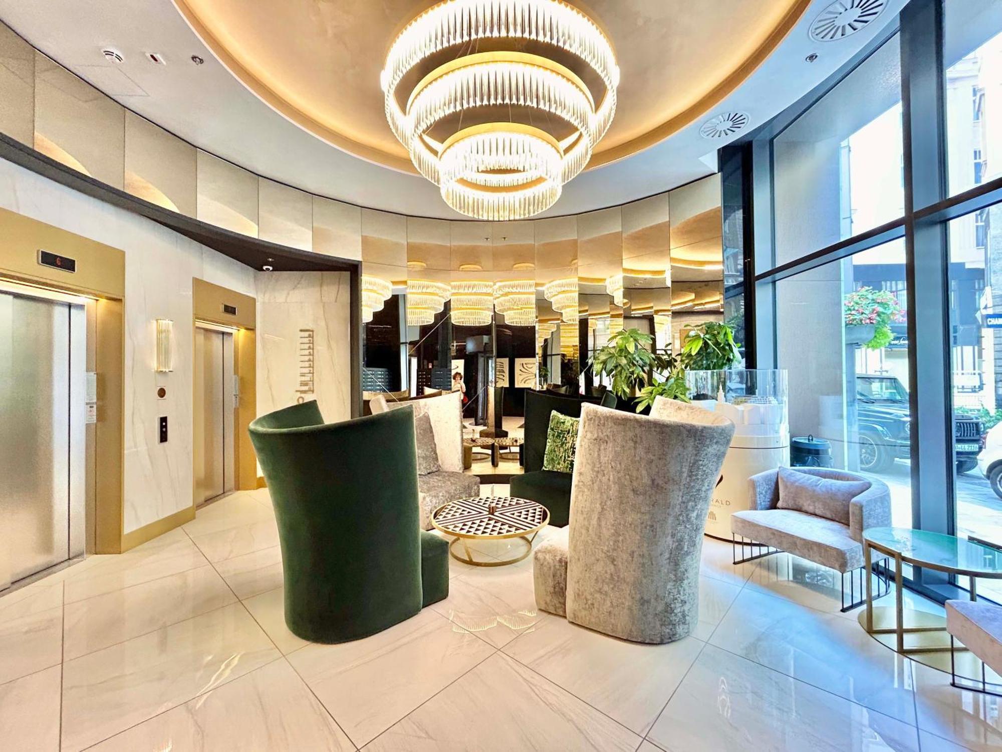 Emerald Residence Luxury Apartments Budapest Exteriör bild