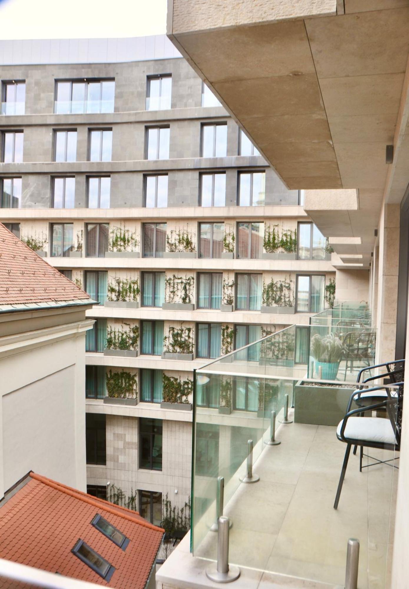 Emerald Residence Luxury Apartments Budapest Exteriör bild